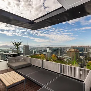Beautiful Family With Amazing Views @ 16 On Bree Cape Town